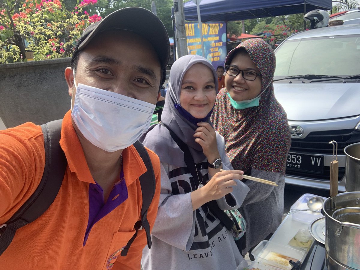 afandoni's tweet photo. “Terimakasih sudah datang yaa bu Komandan 😬🙏🏻 @Tiska_Tri “
.
.
.
.
.

Taken 📸 by Me

#family 
#keluarga 
#sidoarjo 
#mieayam 
#unicorn 
#syukur
#bismillah 
#alhamdulillah 
#kuliner https://t.co/jxxXrtOnmC