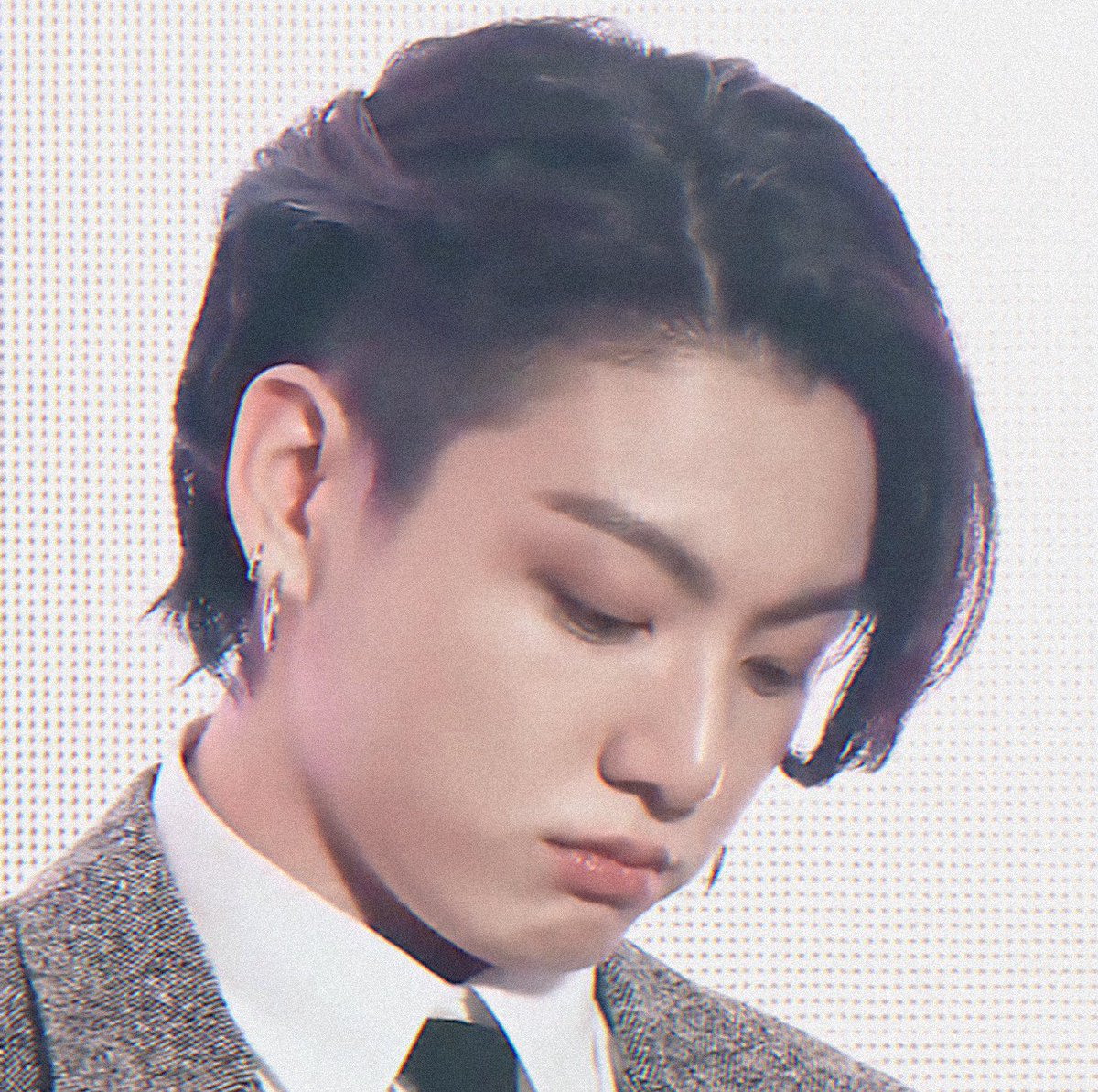 eternalsjeon's tweet photo. Nadie me dijo que al ser jungkook biased le iba a llorar las 24 horas del dia y los 7 dias de la semana a este hombre de 23 años, NADIE 

@BTS_twt https://t.co/tgvMssi48v
