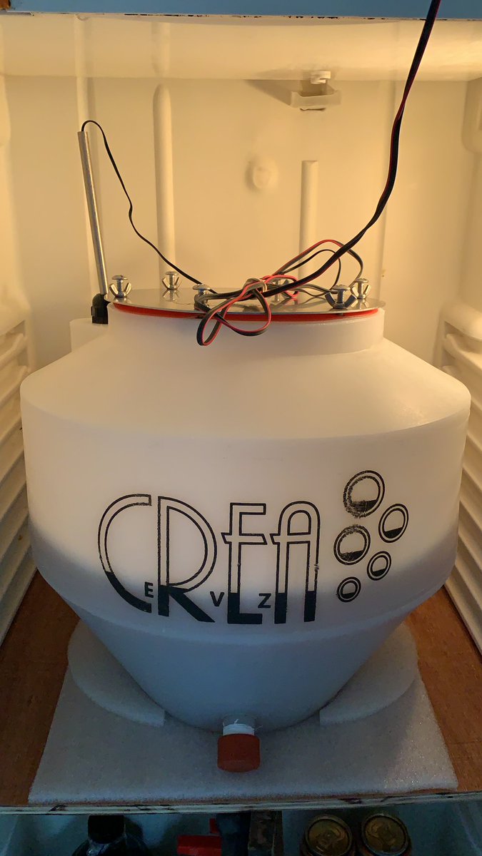 PachaBeer's tweet image. Cocción de campeonato!! Hazy Strong Pale Ale (BA-BSG-2020-GI-E). D.O.: 1052, DF: 1012, SRM: 6. Madurando y esperando la magia del dryhopping!!! 🍻