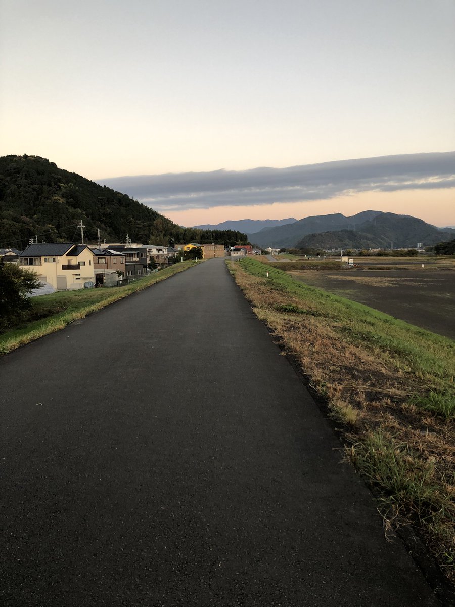 chrisnbooks's tweet photo. Early morning run with a nice view of Mt. Fuji #runninginjapan https://t.co/RdVQXNvXZu