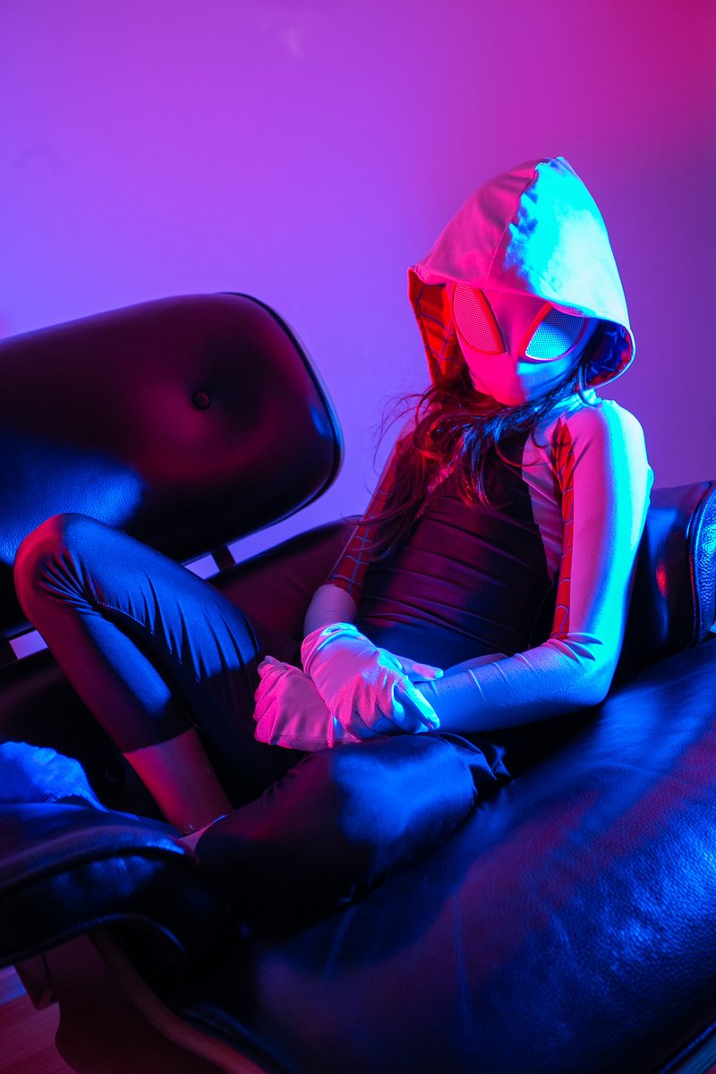 Spider-Lea! Me and the kiddo playing with color gels. 
#spidergwen #spiderverse