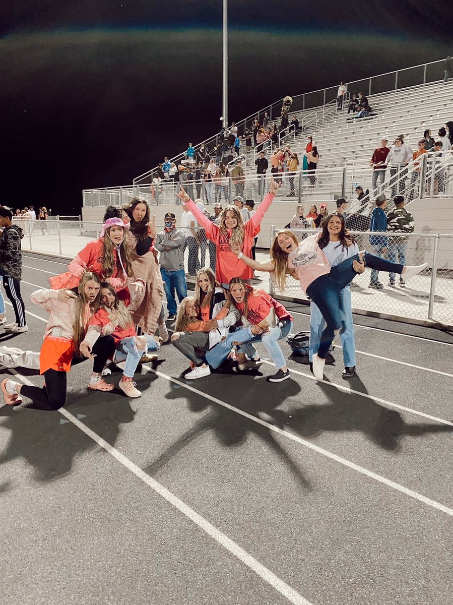 parkermlabrum's tweet photo. Thankful for amazing friends 🤍 #givethanks https://t.co/04s5ThZyrW
