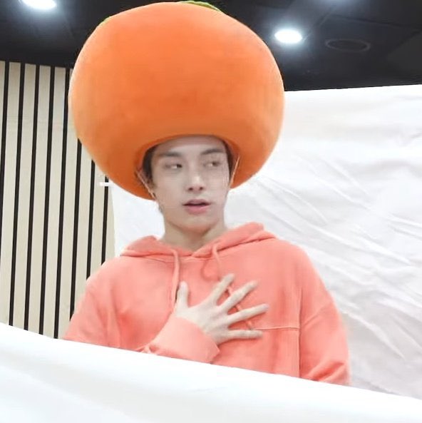 the real orange  is shaking