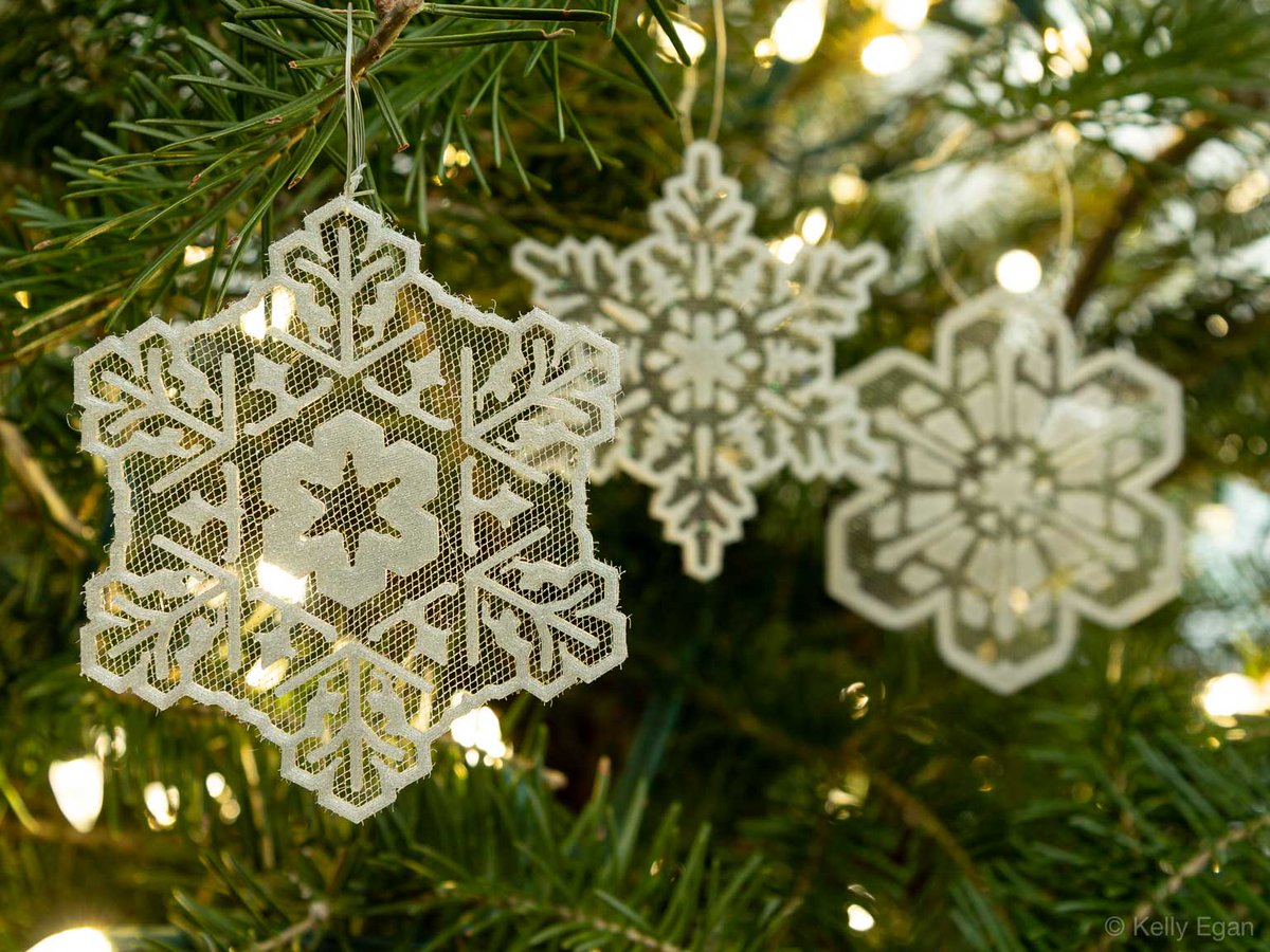 RIMakerMill's tweet photo. Join us for an online workshop designing ornaments in Blender. Thurs. Dec. 10 @ 7:30pm https://t.co/z6vOSGU0tG https://t.co/H9FAIRSGFl