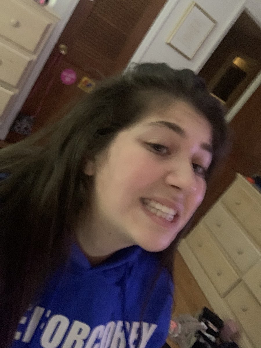 chuckleseavey's tweet image. POSE LIKE DANIEL WHILE STREAMING FALLIN’, I DARE YOU!! #STREAMFALLIN @whereiswdw