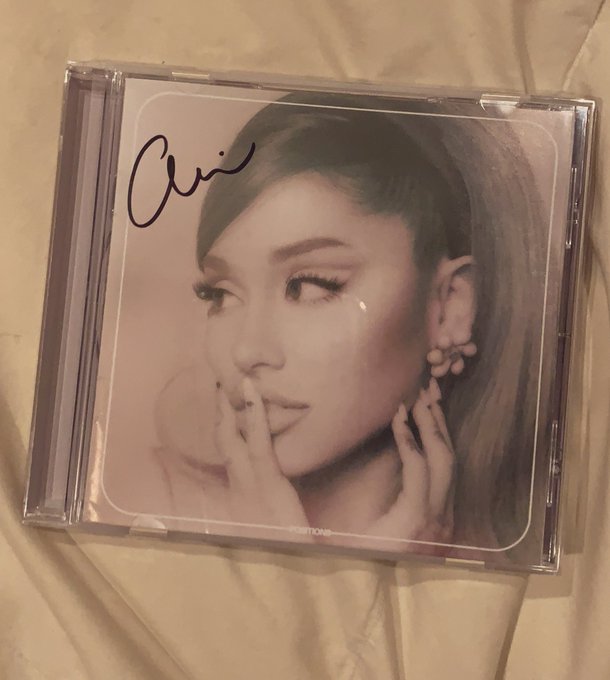 EnZX0zDUUAEtrs6?format=jpg&name=small