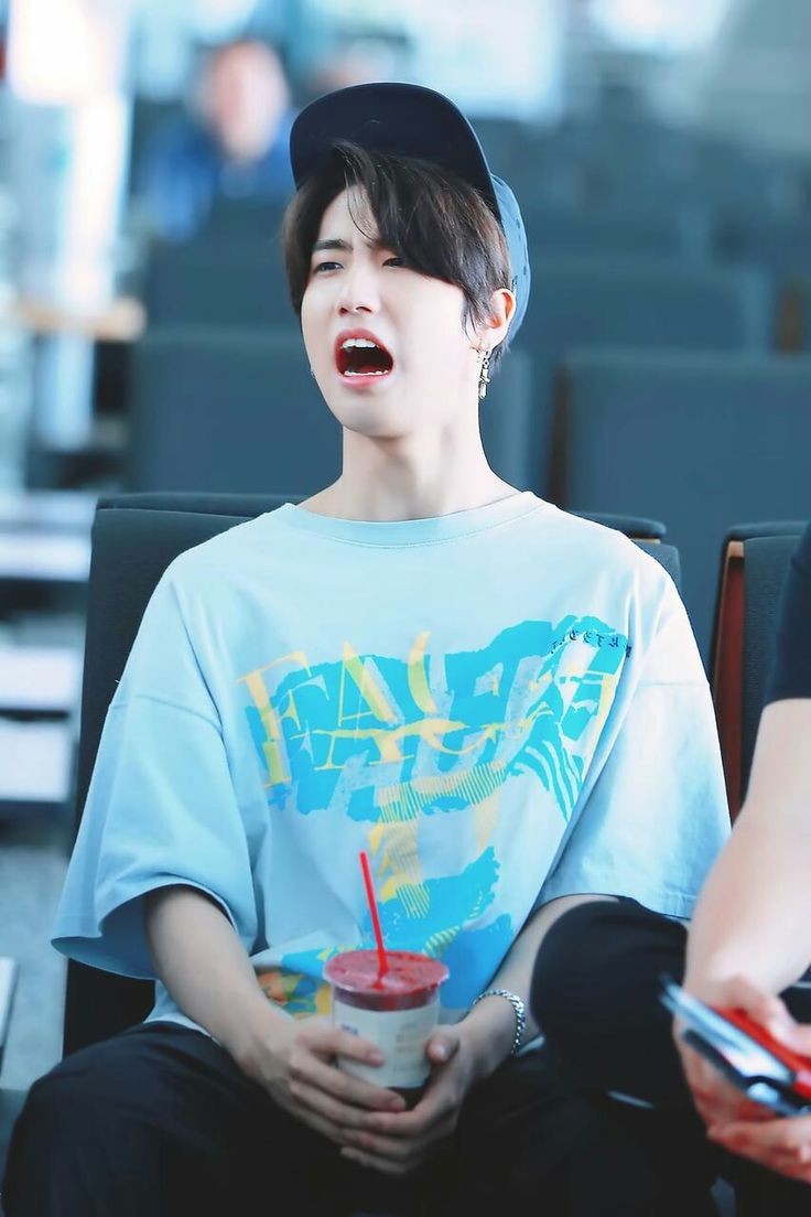 ParkHan02153947's tweet photo. Apalah dayaku yg tak bisa nnton konser hikss ༎ຶ‿༎ຶ Yang senasib angkat kaki.

#StrayKids_Beyond_LIVE
#Unlock_GOLIVEINLIFE https://t.co/4TN0ELEtCr