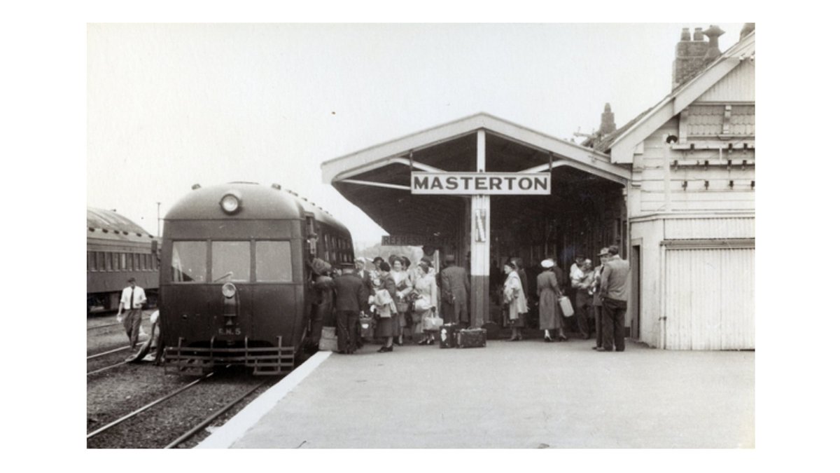 Let's check out Masterton in 1947. Wairarapa-class railcars ran almost all services. Today: 5–6 weekday trains to Wellington thanks to tunnel replacing Remutaka Incline, but none to Woodville. Pics:  @WaiArchive 17-152/1-65 (Summit), 13-32/1-80 (Masterton), 17-152/2-2 (on Incline)