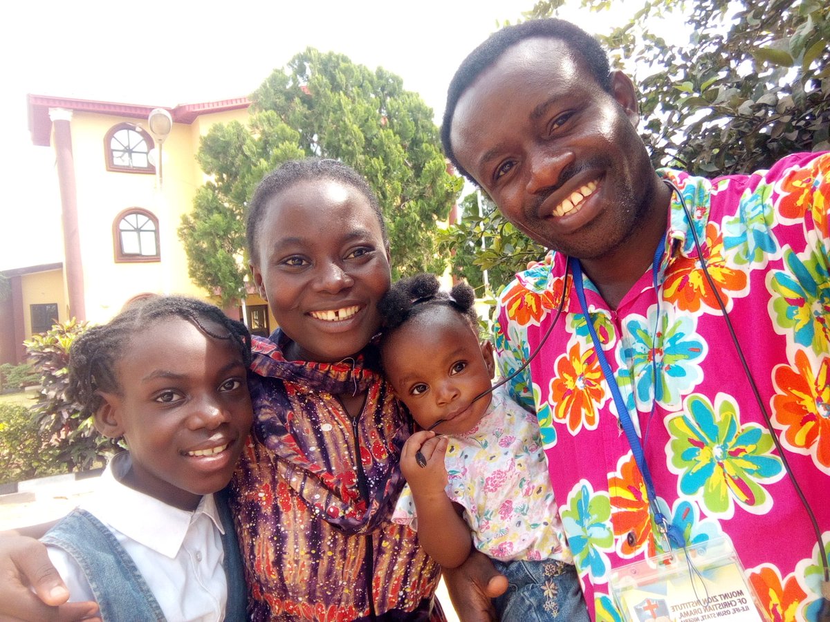 mckutaa's tweet photo. I'm so glad I'm part of the family of God..... May God continue to bless and keep us @SeyeToyosi_💃 💃 My daughter had a awesome day meeting some Powerful Christian Drama evangelist. @mztelevision @Fhun_Mih @Dnairapreneur #MZIpionners #OCPACP #1stpro https://t.co/VAa2AU5T7m