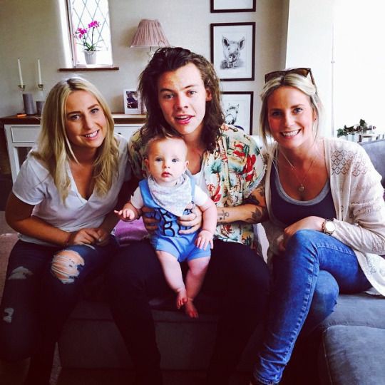 i just know they pull his hair