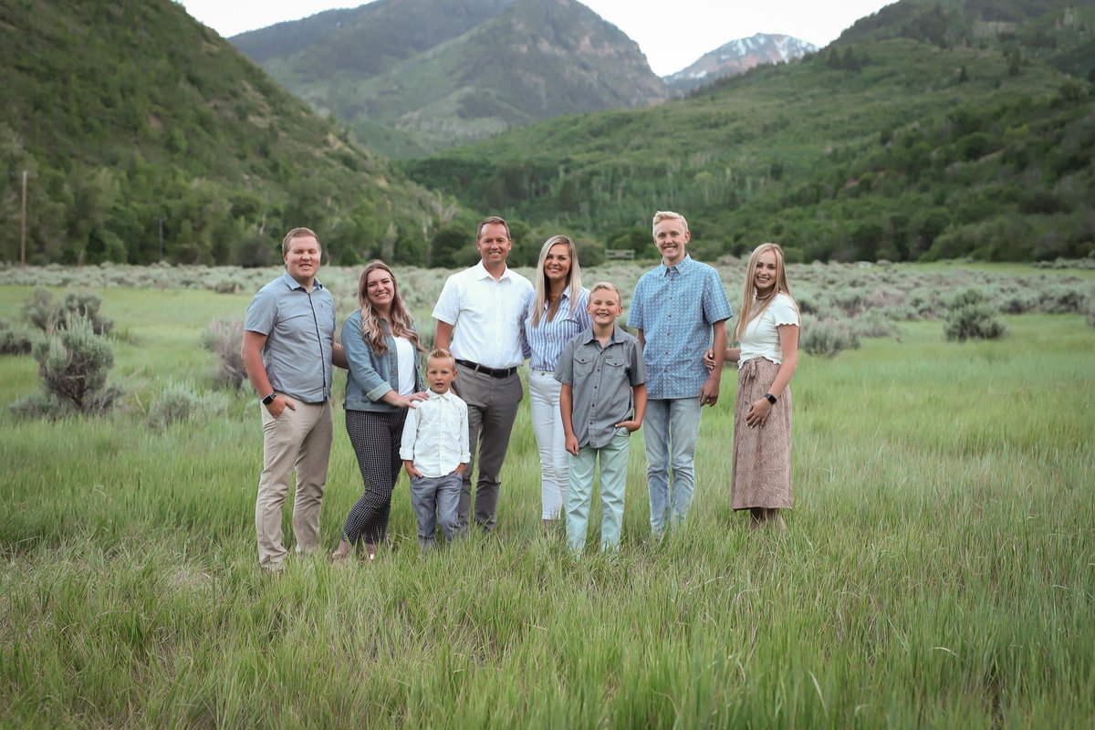 vburgh's tweet image. I’m grateful beautiful wife, Charlotte and for my kids; Ally (and Chandler), Tyler, Emma, Jackson, Elijah, and Franklin. I sure love these guys. #givethanks