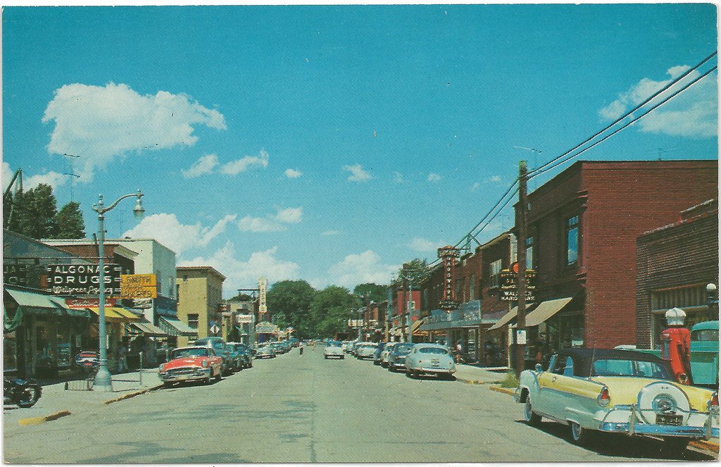 MichiganHist's tweet photo. Circa 1950s-60s postcard of Downtown Algonac shortly before it was demolished for urban renewal (UpNorth Memories Flickr)
https://t.co/JLSkR034UY
#Algonac https://t.co/VnoMqlFtnA