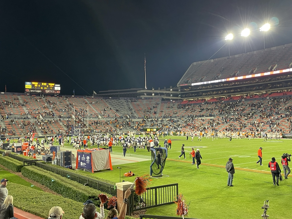 WarBlogle's tweet photo. Auburn beats Tennessee 30-17!!! #wareagle #DidBeatUT https://t.co/JLaLsxTXzs