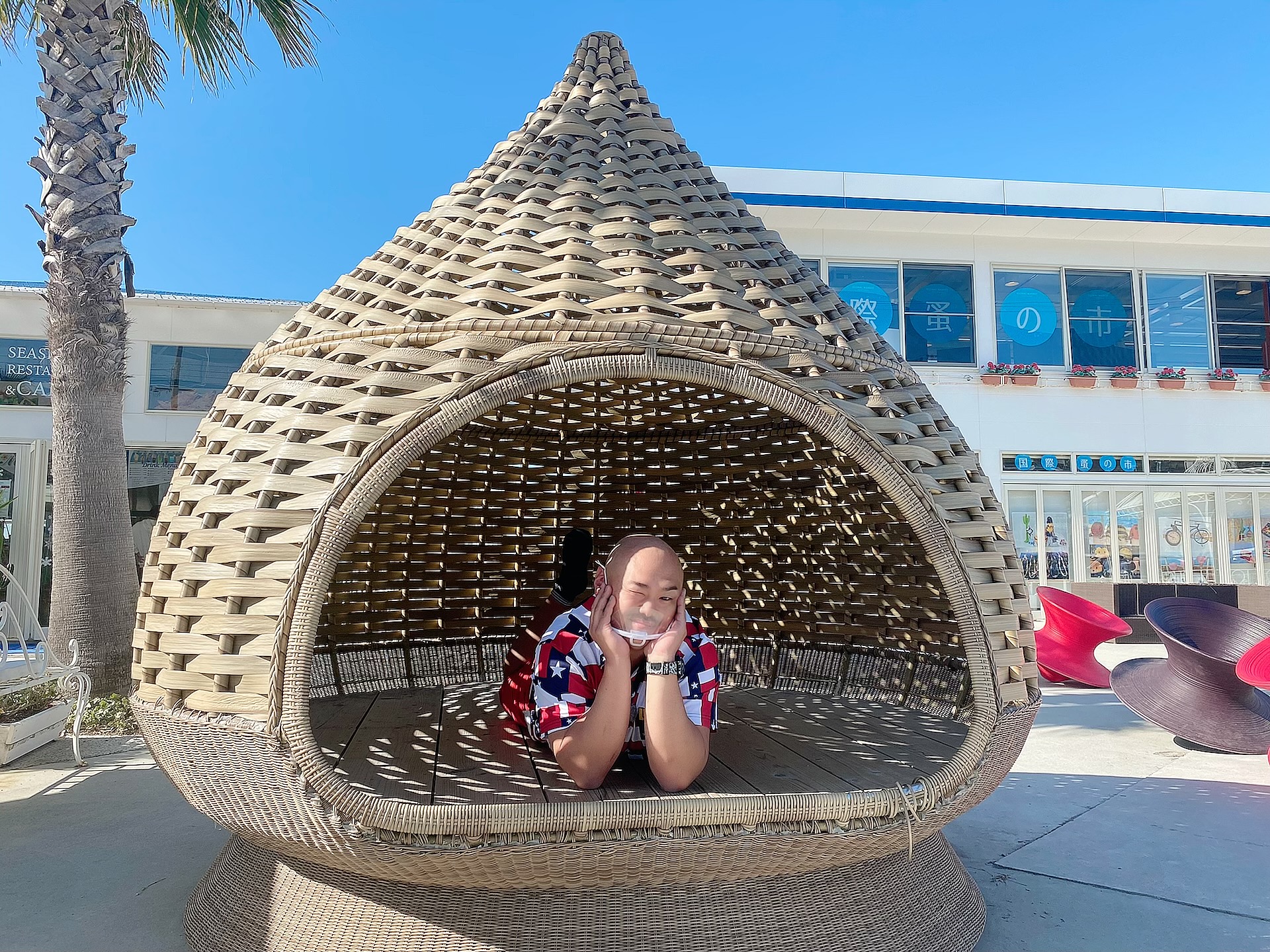 安田大サーカス クロちゃん On Twitter クラフトサーカスは 映えポイントがたくさんあるしん クロちゃんのタマネギの妖精だしんよー 淡路クラフトサーカス クラフトサーカス Craftcircus クロちゃん Https T Co Sjnpc8qtiq