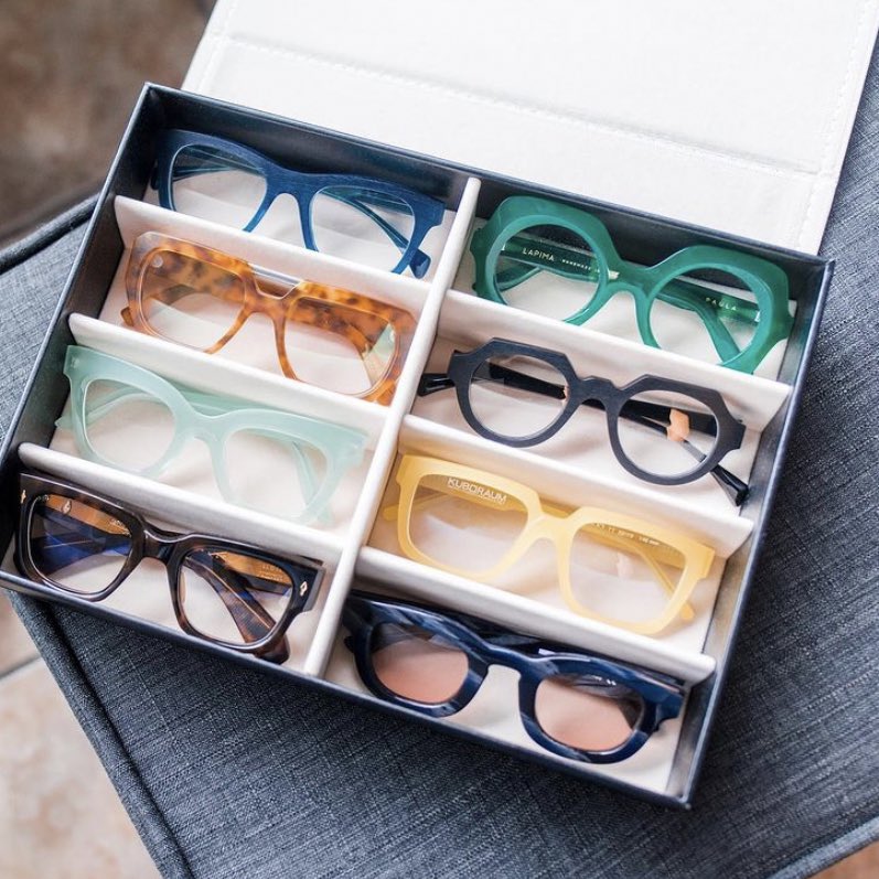 For your fashionable, four-eyed friend: a virtual fitting with  @UtenziMiller  https://utenzimiller.com/ 