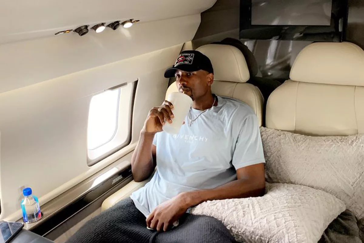 TheHoopCentral's tweet photo. Some of the best remaining available free agents:
AD
Ingram
Bogdanovic
Ibaka
Marc Gasol
Baynes
Boogie
Rondae Hollis-Jefferson
Whiteside
Austin Rivers
Reggie Jackson
Bazemore
Waiters
Mudiay
Glenn Robinson
Harry Giles
Biyombo
Roberson
J.R. Smith
Dario Saric
+ others https://t.co/kR8HDbo31b