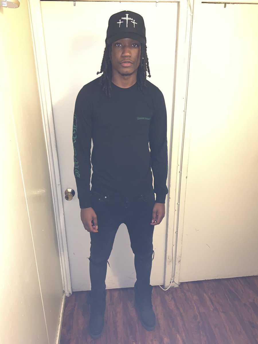 LilEli6400_'s tweet photo. You a Gangsta or a Bitch Nigga make yo Mind Up #PG🥇 #LLVroy #LLSlutty ⛓❤️ https://t.co/FMxwZWLuCt