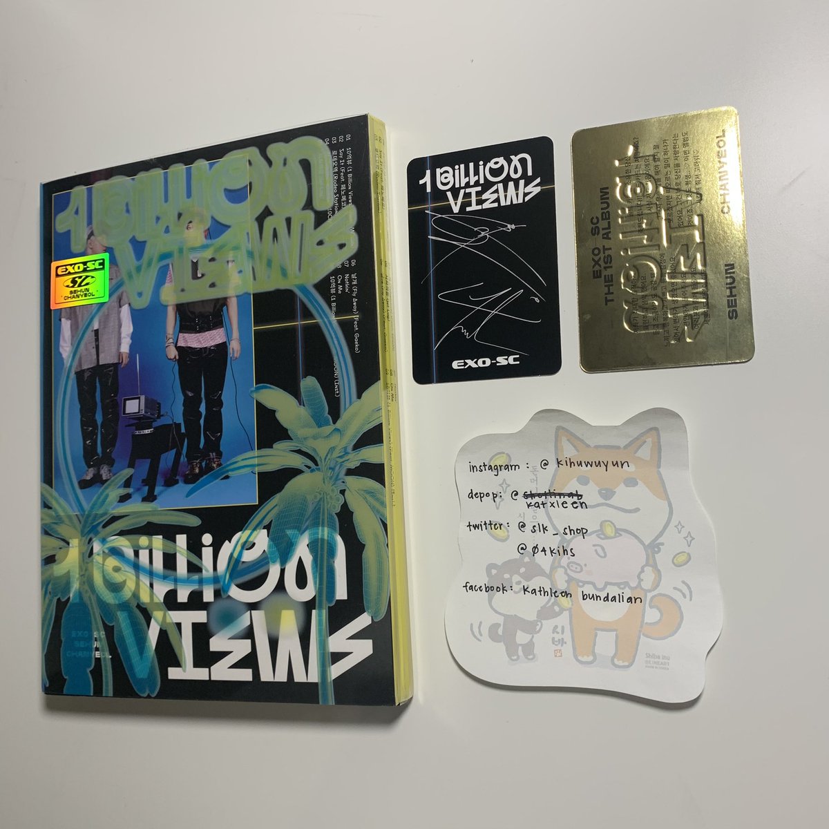 slk_shop's tweet photo. 🦋 WTS EXO-SC 1 BILLION VIEWS GROUP ALBUM 🦋

- everything pictured will be included
- only selling as a SET
- $13 (including tracked shipping) 
___________________

📍 US Only
💌 dm if interested! 

• please share 🤍
___________________
#exosale #exosc #kpopsale #kpopsell https://t.co/rXRL5SKWGk