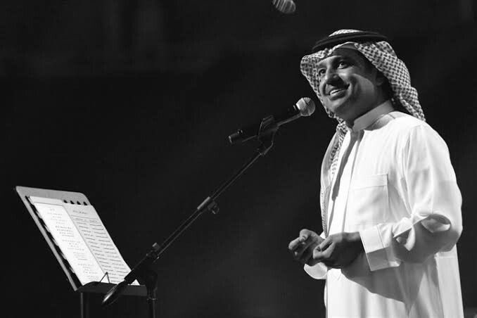 #راشد_الماجد ياساكنه في وسط قلبي والاعماق​
ياحبي الحاضر وحلم الطفوله.