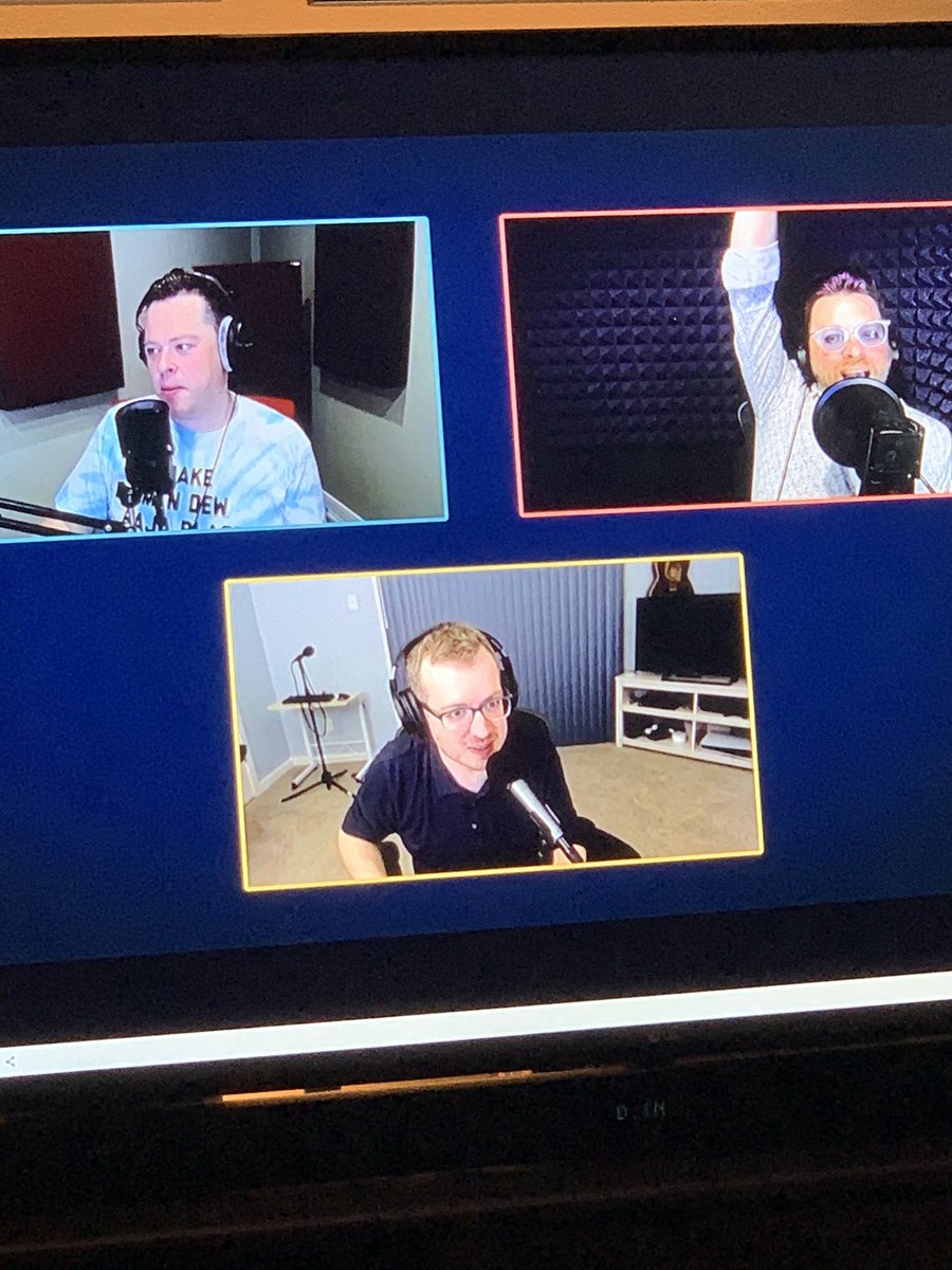 gwen_stefan's tweet photo. My last three brain cells keeping me entertained during lockdown szn 2 #MBMBaM @travismcelroy @griffinmcelroy @JustinMcElroy https://t.co/VigmE4rESG