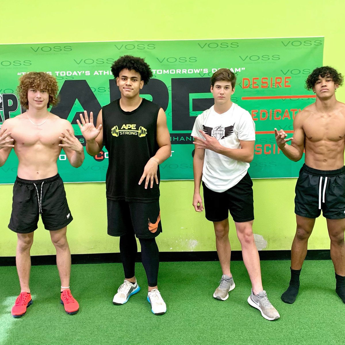 apeathletes's tweet photo. Saturday morning π¦ grind π₯π₯WF freshman, Dylan, Holden, Tyler...and Snug 8th grader at Cooley Jr. High...we build em bigger, faster, stronger!
#justdifferent #VCA #bestgrindinAZ https://t.co/mALRUHpbSN