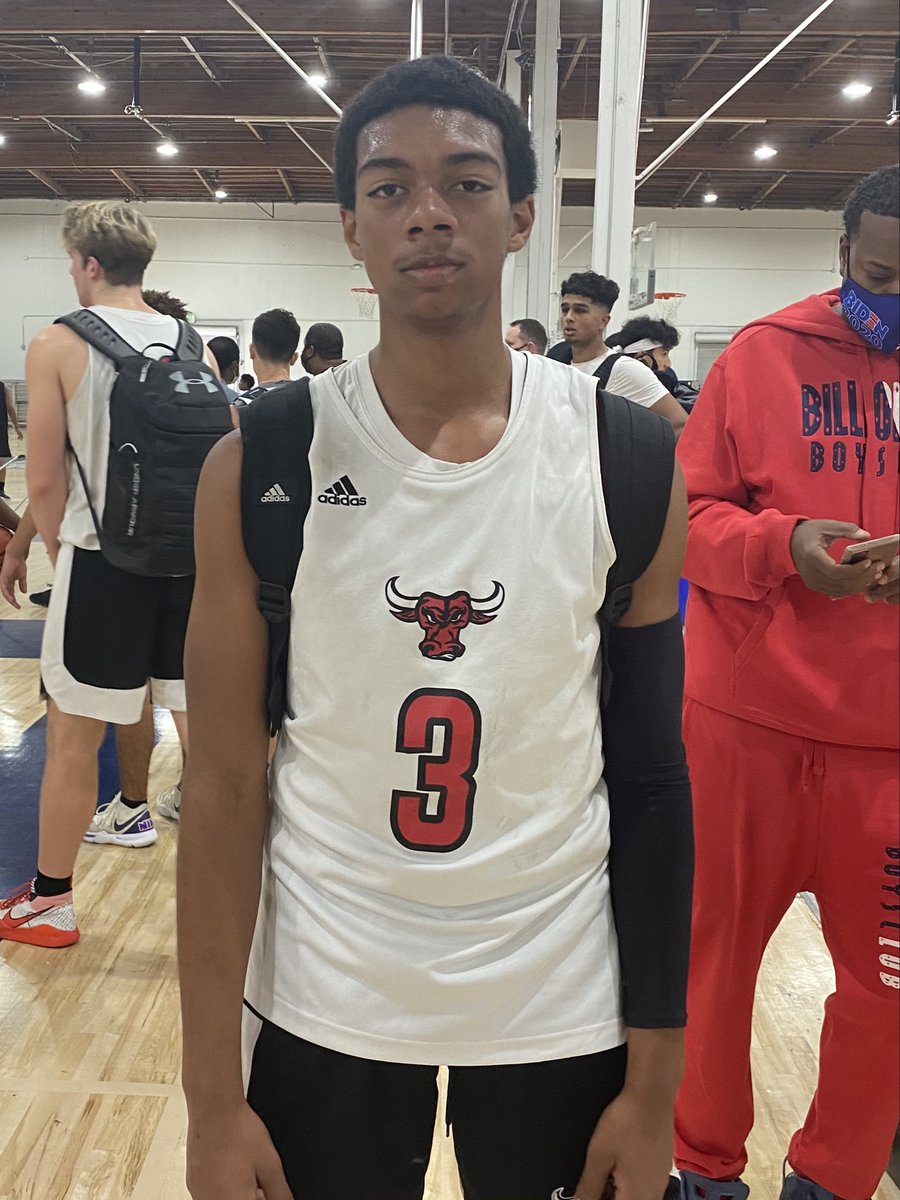 Pdouble_33's tweet photo. 2021 5’11 Cam Walker (Turlock) let his all around game shine @ Sac Hoop Review! Poised w the ball @ all times, weaves through defenses 2 get 2 his spots, controls the tempo of the game, quick blow by &amp; stops on a dime, &amp; understands how 2 play n any venue of HS hoops! Toughness! https://t.co/pPu0MVnLA4