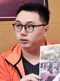 hklivemedia's tweet photo. 2 district councillors &amp; one company director arrested for conspiracy to defraud. #YuenLong #DistrictCouncillor #HenryWongPakyu, #KowloonCity District Councillor #TimothyLeeHinlong, &amp; company #UMadeThis” director #CHANTszHim were arrested by #CommercialCrimeBureau of #HKPolice. https://t.co/hc1296O182