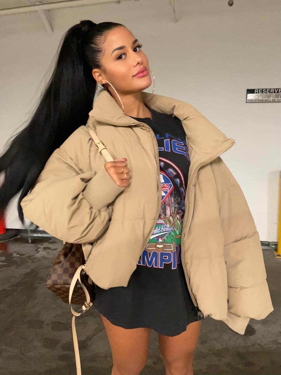 katyaelisehenry's tweet photo. 🤎 https://t.co/D3AkCcTwSn