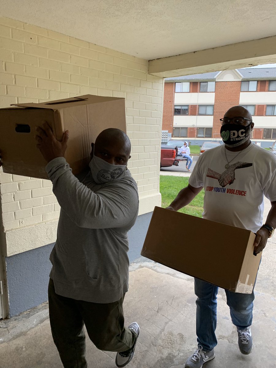 StopSyv's tweet image. Shot out to all the teams that came out today in all locations around the city to support Tony Lewis Jr’s team on his annual community Turkey Drive...Huge Success.