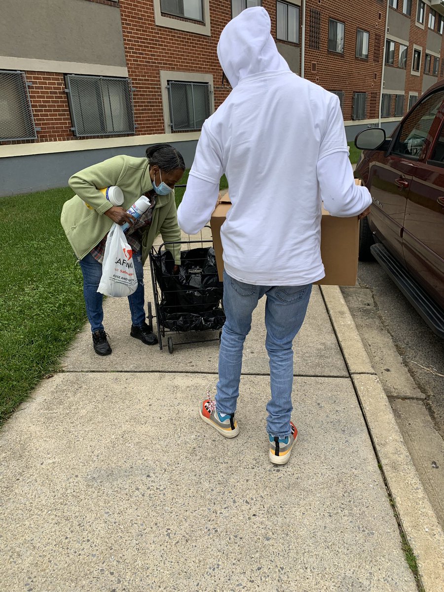 StopSyv's tweet image. Shot out to all the teams that came out today in all locations around the city to support Tony Lewis Jr’s team on his annual community Turkey Drive...Huge Success.