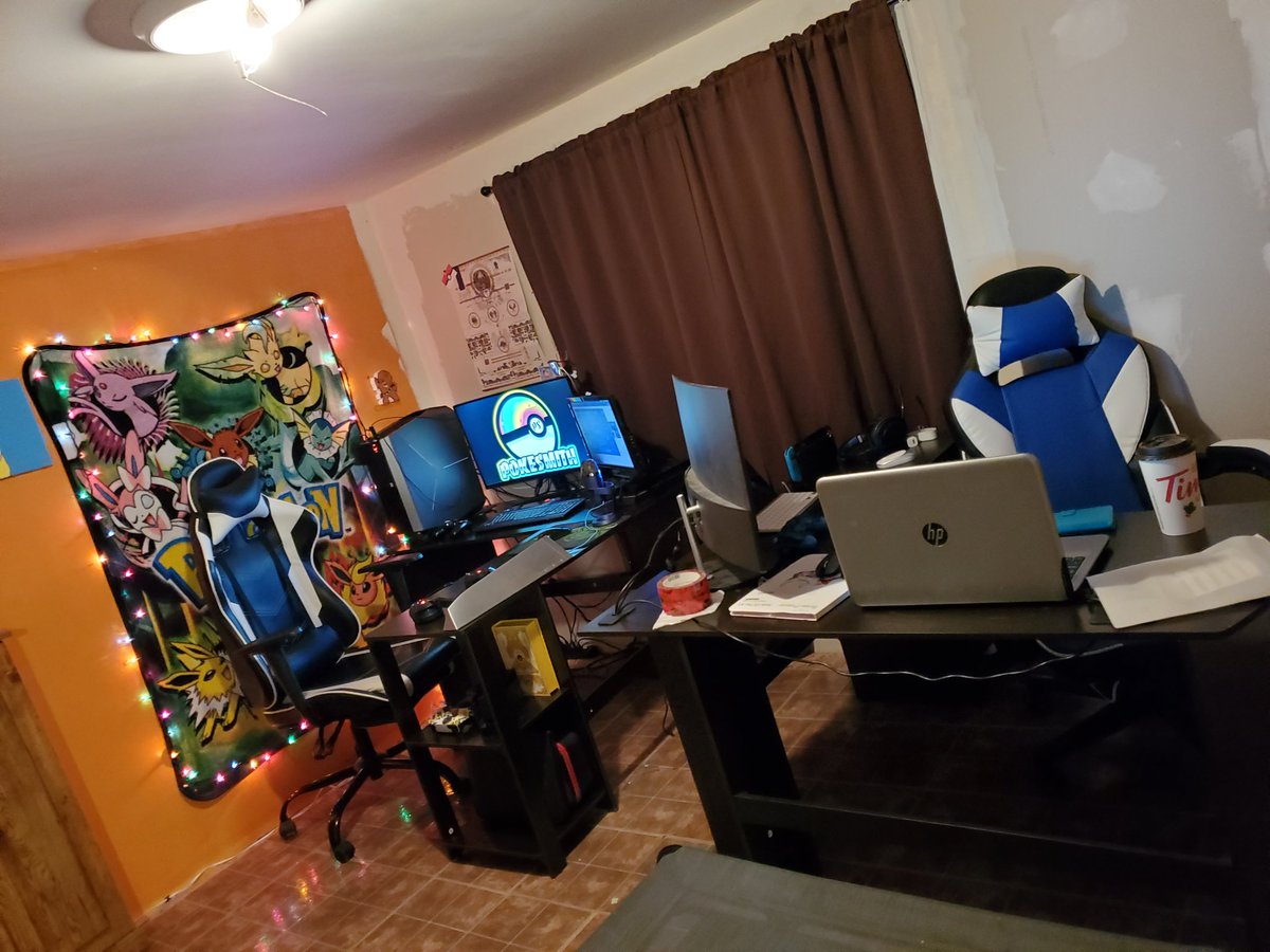 PokeSmiith's tweet photo. Couples who game together stay together. #gamer #earlysetup #smallstreamer #twitch https://t.co/8FiLoJyUg3