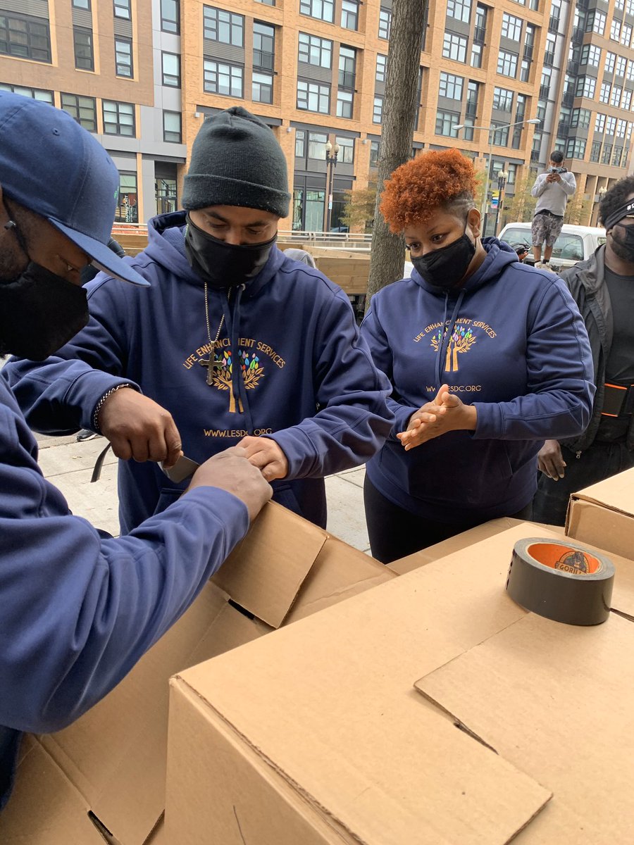 StopSyv's tweet image. Good to network with great business teams and Grassroots throughout the city today