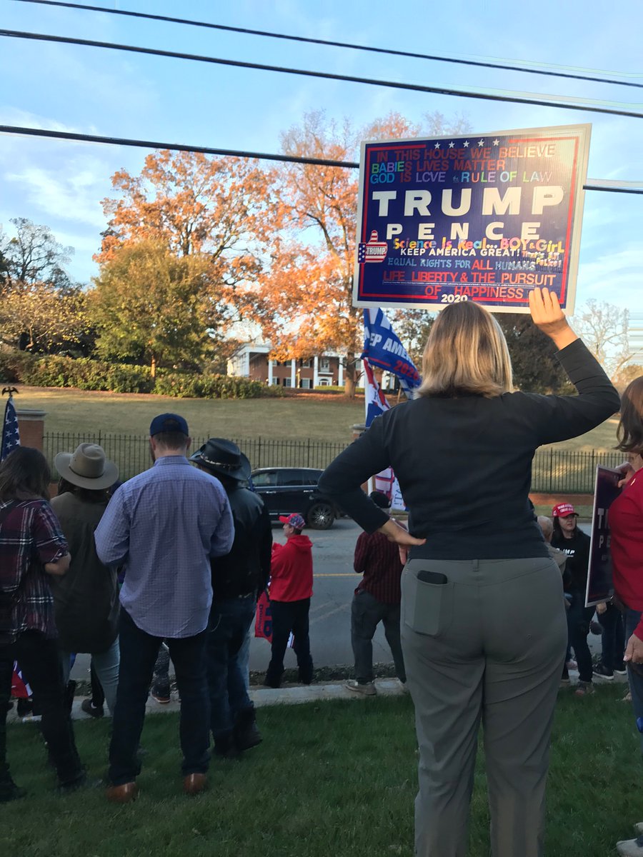 trinna85's tweet photo. @LLinWood @GaRepublicans @realDonaldTrump Today thousands turned out at the capitol building and then later to @BrianKempGA mansion. https://t.co/DSBKlypppX