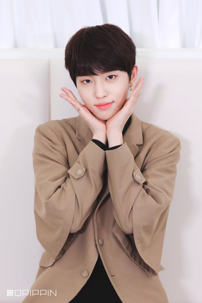 DRIPPIN's tweet photo. [📸] 201121 Video Call Event Behind

◾#이협

#DRIPPIN #드리핀
#Boyager #Nostalgia https://t.co/oKkoE8Hpwk