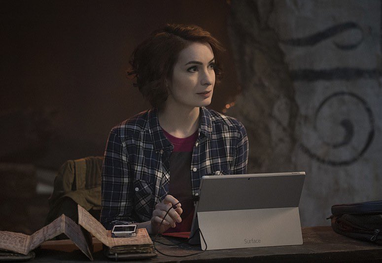 3- Charlie Bradbury the queen of lesbians Charlie was first killed in a hate crime by a literal nazi and tossed in a bathtub. Then, they brought the alternate universe Charlie and her gf and in like 10 episodes later they got dusted and never seen again.