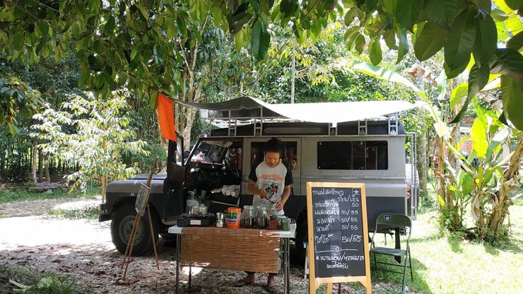 readmeSocialTH's tweet photo. พิซซ่าเตาดิน "Young Tam Farm"(ยังทำฟาร์ม) คาเฟ่เล็กๆในสวนผลไม้สมรม #นครศรีธรรมราช 

สวนสมรม : การปลูกพืชหลายชนิดในพื้นที่เดียวกันที่สามารถพึ่งพากันและกันได้

ไม่ลองไม่รู้ 👀อ่านรีวิว https://t.co/acvnJs9r11
เครดิต@ Paikannaka📸
#readmeth #รีวิวคาเฟ่ @aroii @Kin24hrs https://t.co/WH4UImHDTQ