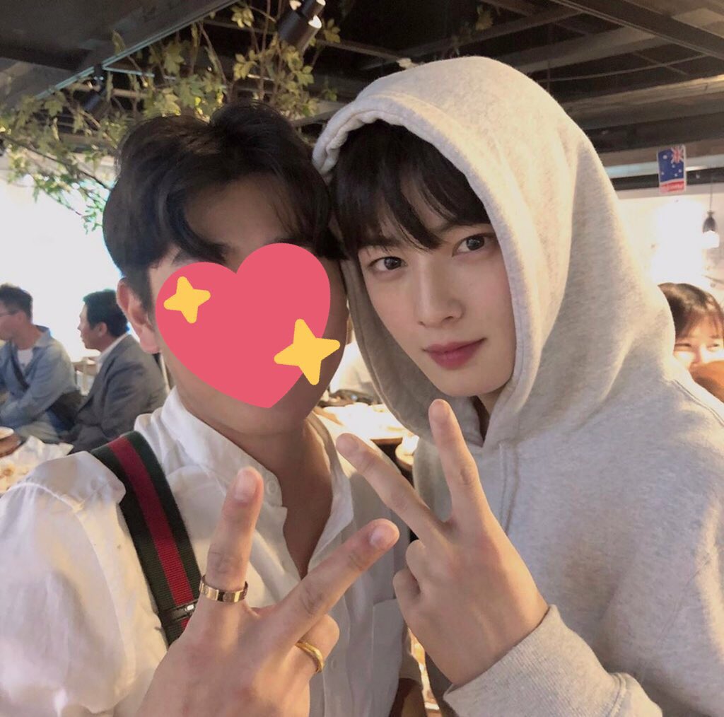 젤 위에 올린 사진이지만 옆사람들 안 잘린 사진이 있길래! ㅎㅎ