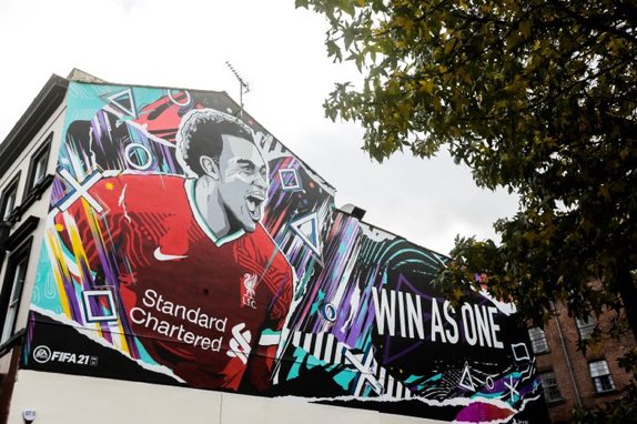 LFCIndonesia's tweet photo. Pemuda kebanggaan kota! 🔴👀

Karya luar biasa persembahan @EASPORTSFIFA 👏

#WinAsOne #LFCIndonesia https://t.co/UcAxPjlo8V