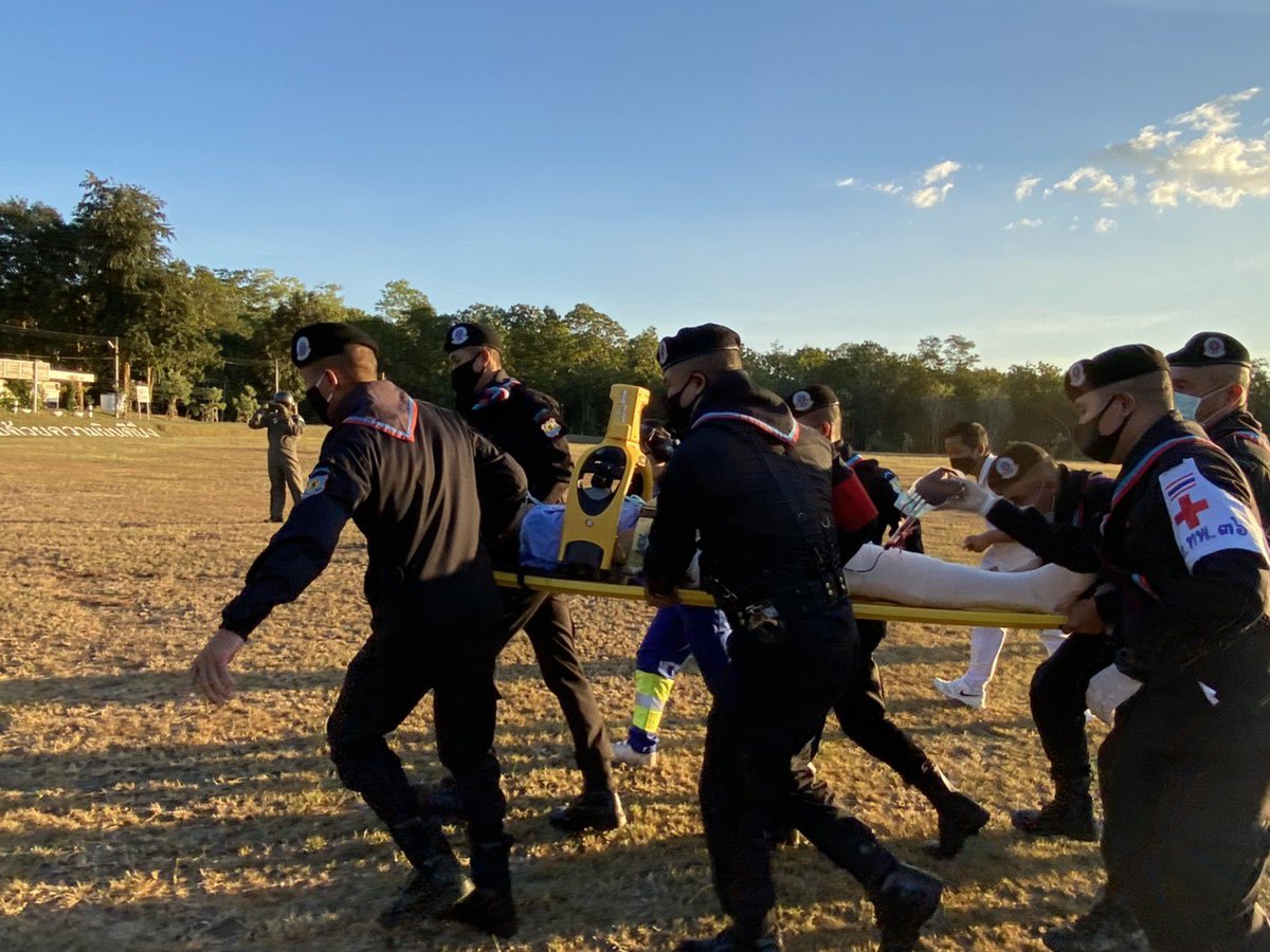 army_greenbrain's tweet image. ฮ.ทหารช่วยชีวิต ชุดปฏิบัติการบิน หน่วยเฉพาะกิจกรมทหารราบที่ 7 จัดอากาศยาน ฮ.ท.212 ร่วมกับหน่วยเฉพาะกิจกรมทหารพรานที่ 36 และทีมแพทย์ฉุกเฉิน ช่วยเหลือรับผู้ป่วยฉุกเฉิน ส่ง รพ.โรงพยาบาลมหาราชนครเชียงใหม่ อย่างรวดเร็วและปลอดภัย
#ทหาร #ทหารมีไว้ทำไม