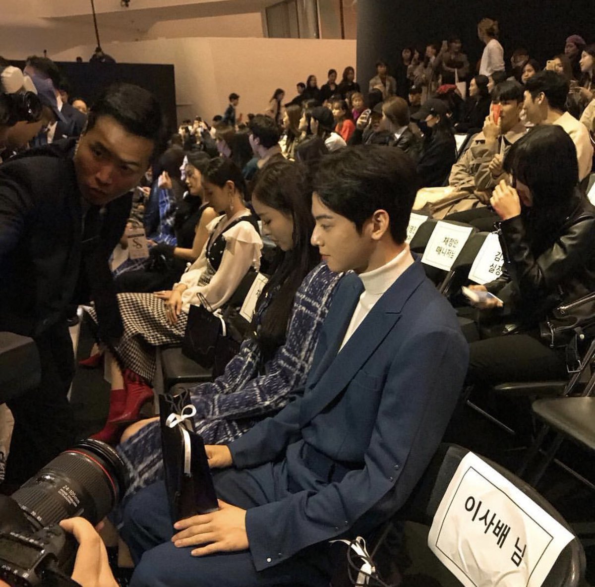 우리 오빠 길어서 숙여주는 것 봐 ㅠㅠ