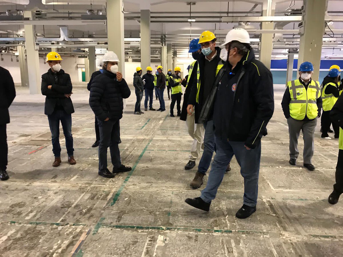 micheleemiliano's tweet photo. Iniziati i lavori per il nuovo reparto di terapia intensiva Covid nei padiglioni della Fiera del Levante di Bari. In 45 giorni da contratto, potremo avere a disposizione 160 posti per la terapia intensiva, che si aggiungono alla rete già esistente.
➡️ https://t.co/Yp8t7BMZIf https://t.co/KTD0uoJD7p
