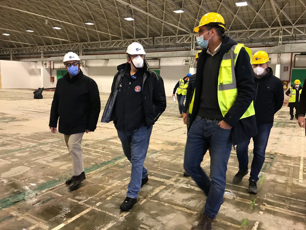 micheleemiliano's tweet photo. Iniziati i lavori per il nuovo reparto di terapia intensiva Covid nei padiglioni della Fiera del Levante di Bari. In 45 giorni da contratto, potremo avere a disposizione 160 posti per la terapia intensiva, che si aggiungono alla rete già esistente.
➡️ https://t.co/Yp8t7BMZIf https://t.co/KTD0uoJD7p