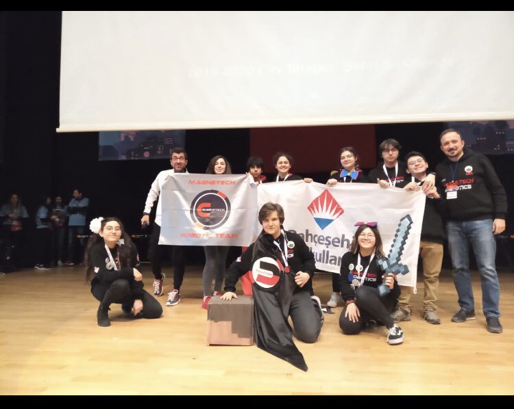 hsncemk's tweet photo. Yine @bahcesehir_k12 yine #Şampiyonluk
Tebrikler çocuklar
#magnatech🥇 https://t.co/QSf4O2UjxD