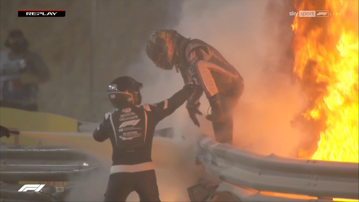 shot of the year right there 

#F1 #BahrainGP #Grosjean