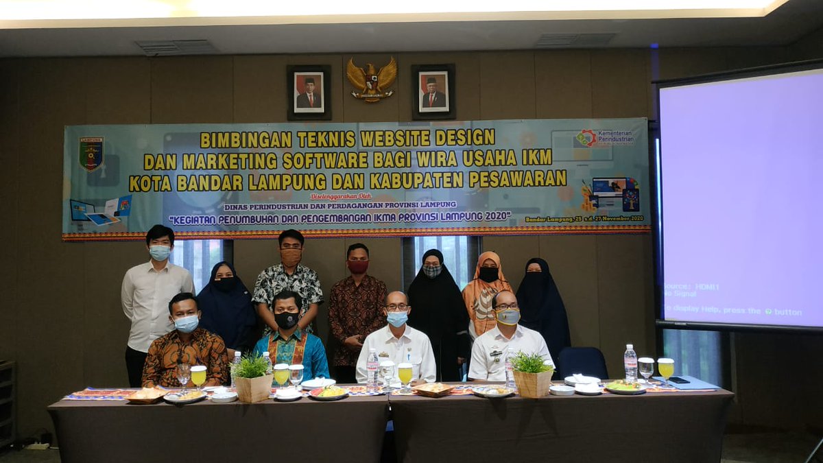 teknokrat_id's tweet photo. Dinas Perindustrian dan Perdagangan Provinsi Lampung Gandeng Universitas Teknokrat Indonesia untuk Melatih Industri Kecil dan Menengah (IKM) Membuat Marketing Software dan Web Design.

Baca Selengkapnya :
https://t.co/qc9znrDuVg
.

#universitasteknokratindonesia #kampusterbaik https://t.co/MJ380Q8Hc2