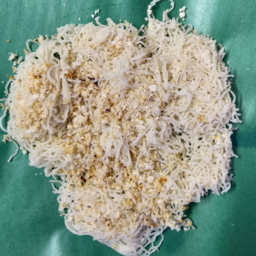 RefashionFood's tweet photo. Monday Comfy Breakfast Idiappam❤️
Like ❤️ &amp; Follow👉 @RefashionFood 
#foodblogger #food #foodie #coconut #foodlover #yummy #delicious #homemade #foodblog #healthyfood #keralafood #tasty #indianfood #breakfast #cooking  #foodlovers #idiappam #bananaleaf #sweet #delhi #Kerala https://t.co/HeMBFLlpYx