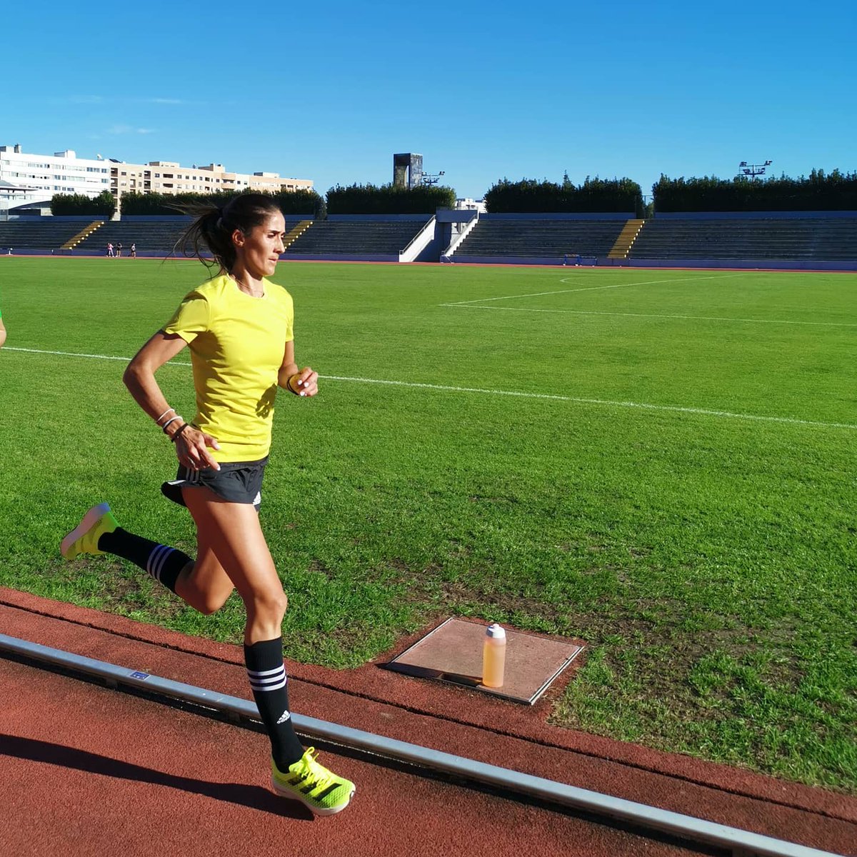 Lala_atleta85's tweet photo. O mês de Novembro quase a terminar, a preparação feita, entro na última semana rumo à @maratonvalencia. Muitos km's acumulados e a maior novidade desta preparação foram sem dúvida estas #ADIZEROADIOSPRO da @adidasrunning
#createdwithadidas https://t.co/1mnxpXQEYY