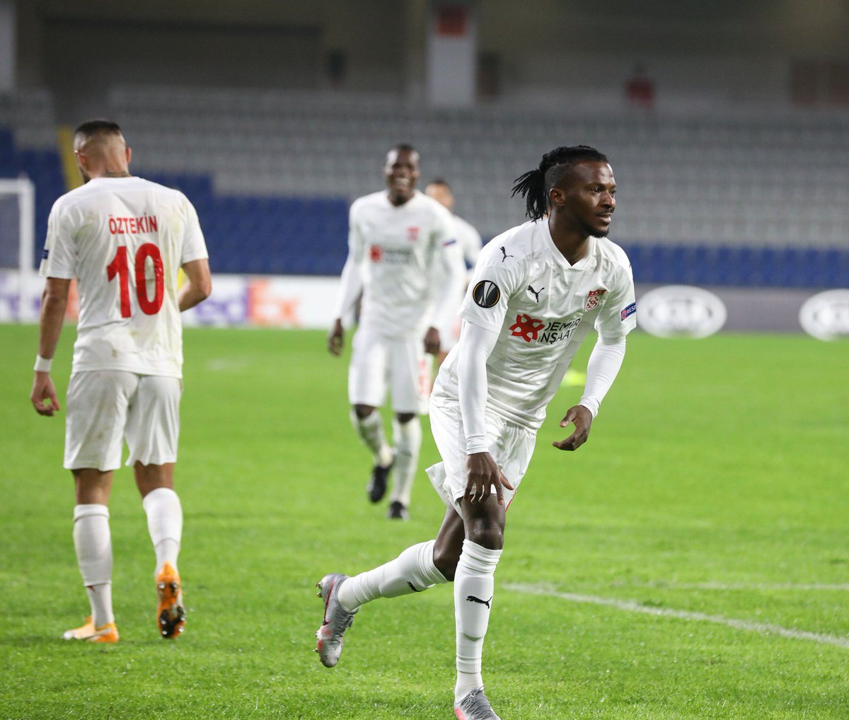 kayode_larry_8_'s tweet photo. Man on a Mission...Fantastic game to night...we ain’t here for jokes...Always a pleasure making goals⚽️ https://t.co/I9Uh0dDnUL