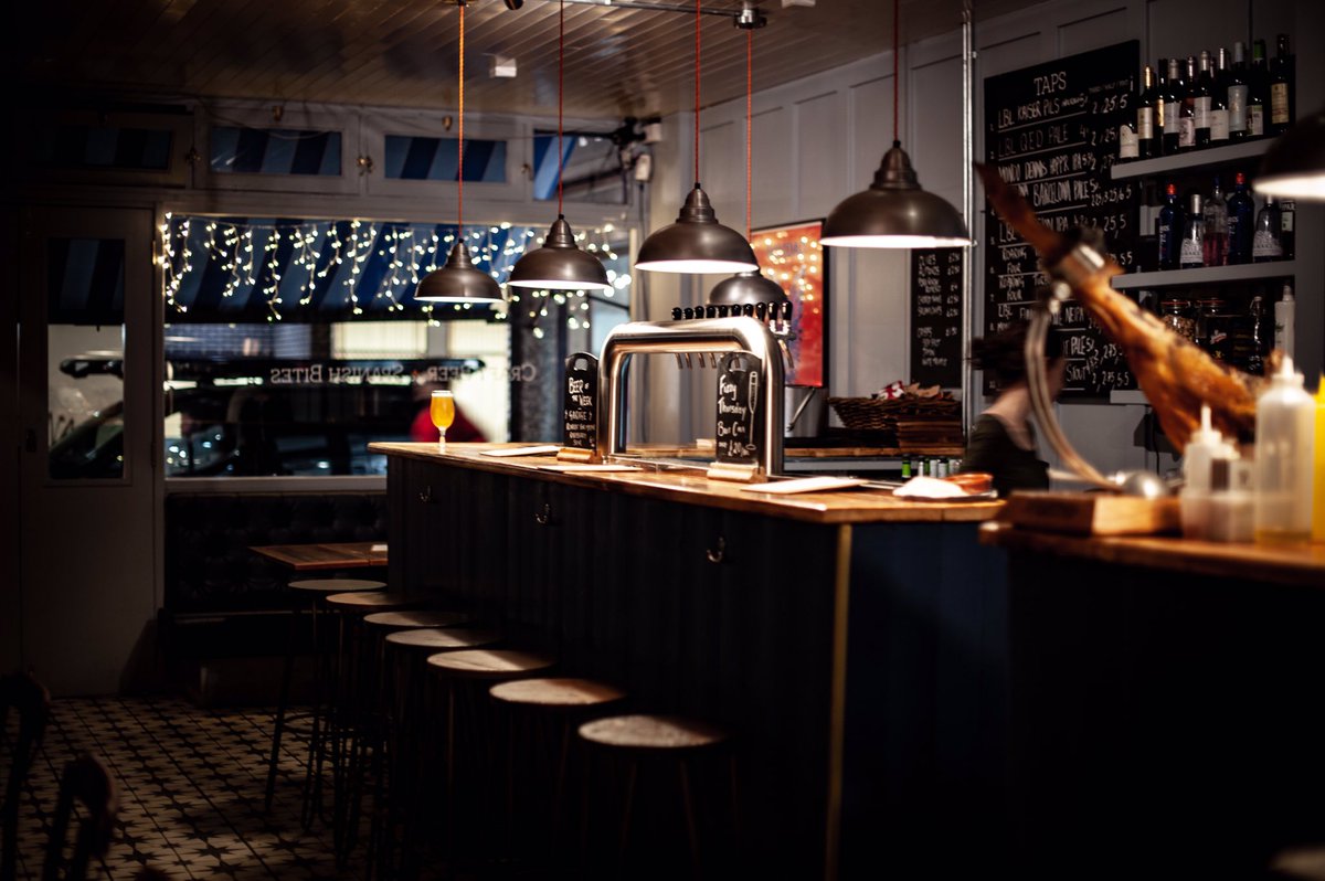 tapsandtapasldn's tweet photo. Super excited to be reopening our doors again this Wednesday! We’ll have our usual luscious line up of craft beer on tap, beautiful tapas and some beaming smiles from our staff who have missed you all!
Fully booked for Wednesday but we can take walks ins! https://t.co/0ZS7sTSIjv https://t.co/eLim7zKBrP