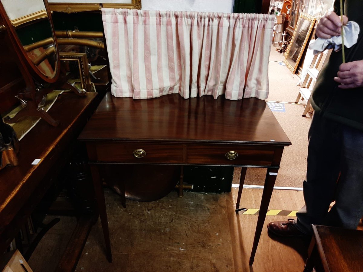GlobeGalleries's tweet image. Mahogany Serving Table

82cm (32”) x 49cm (19”) x 122cm (48”) 

£225.00

#mahogany #servingtable #stagingarea #globegalleriesltd #andover #antiques #collectibles #preloved #green #reuse #recycle